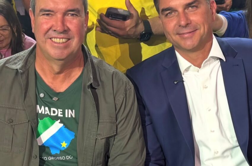  Eduardo Riedel reafirma apoio a Flávio Bolsonaro em convenção do PL