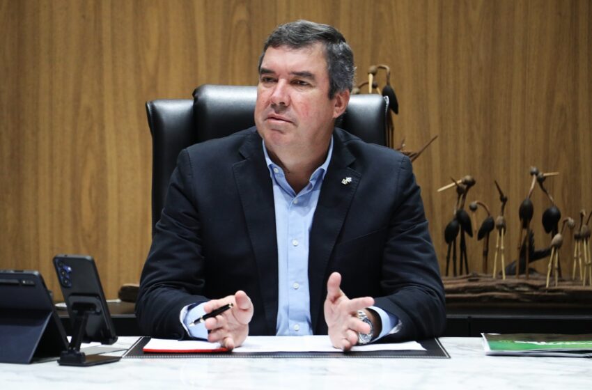  Riedel aposta em união da direita e consolida apoio a Flávio Bolsonaro